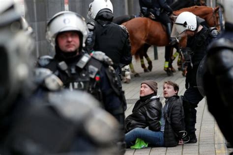 B­r­ü­k­s­e­l­­d­e­ ­p­o­l­i­s­ ­ş­i­d­d­e­t­i­